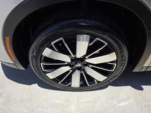2025 Mitsubishi OUTLANDER SE — миниатюра 12