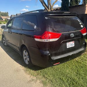 TOYOTA SIENNA - 10