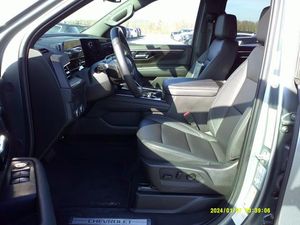 CHEVROLET SUBURBAN Z71 - 3