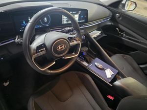 HYUNDAI ELANTRA SE - 4