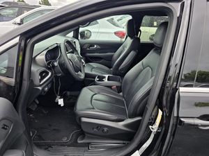 CHRYSLER PACIFICA SELECT - 3