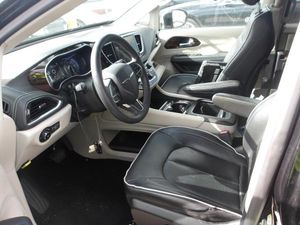 CHRYSLER PACIFICA LIMITED - 3