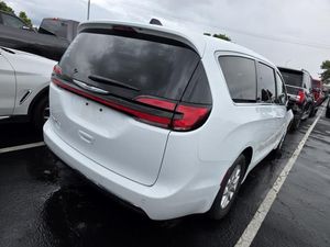 CHRYSLER PACIFICA TOURING L - 2
