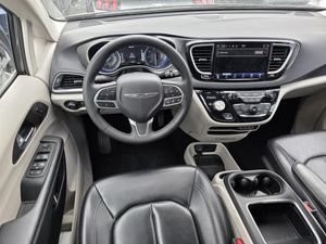 CHRYSLER PACIFICA TOURING L - 4