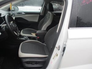2025 Volkswagen TAOS SE 照片 3