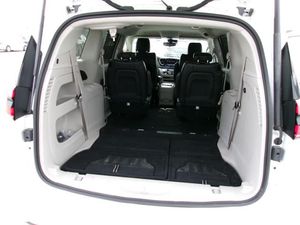 CHRYSLER PACIFICA TOURING L - 6