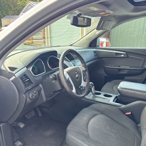 2011 Chevrolet TRAVERSE LT photo 23