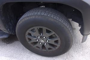 2025 Toyota 4RUNNER SR5 照片 8