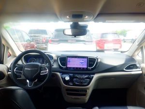 CHRYSLER PACIFICA TOURING L - 4