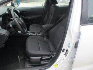 2024 Toyota COROLLA LE photo 3