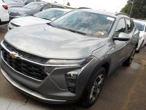 2025 Chevrolet TRAX LT — фото 1