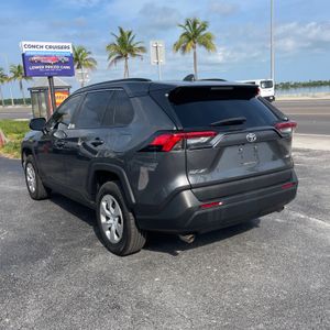 صورة 3 لـ 2021 Toyota RAV4 LE