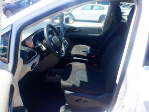 CHRYSLER VOYAGER LX - 3