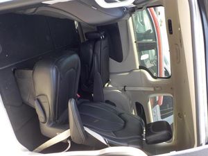 CHRYSLER PACIFICA TOURING L - 6