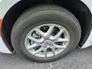 CHRYSLER PACIFICA TOURING L - 8