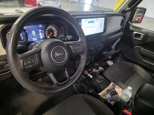 2025 JEEP WRANGLER SAHARA 照片 4