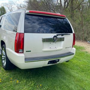 CADILLAC ESCALADE ESV LUXURY - 4