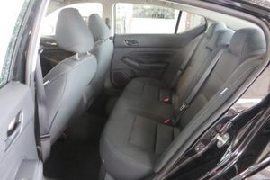 صورة 12 لـ 2025 Nissan ALTIMA SV