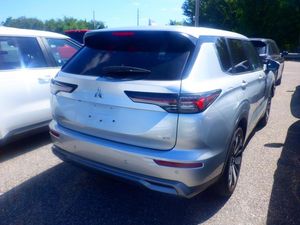 MITSUBISHI OUTLANDER SE - 2