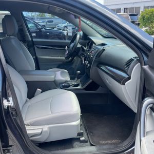 2012 KIA SORENTO LX 照片 25