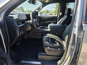 CHEVROLET SUBURBAN Z71 - 3