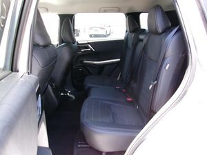 2025 Mitsubishi OUTLANDER SE thumbnail 13