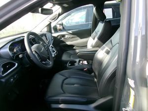 CHRYSLER PACIFICA SELECT - 3