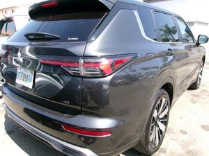 2025 Mitsubishi OUTLANDER SE — фото 2