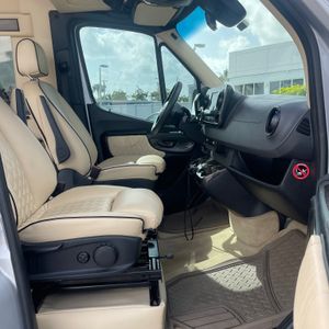 2021 Mercedes-BENZ SPRINTER 2500 — миниатюра 25