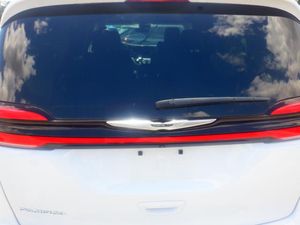 CHRYSLER PACIFICA TOURING L - 6