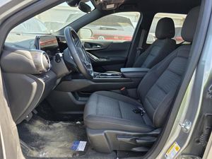 2025 Chevrolet EQUINOX FWD LT — фото 3