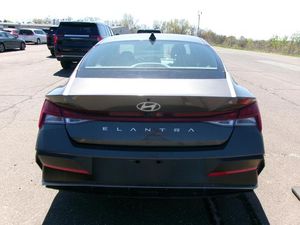 HYUNDAI ELANTRA - 9