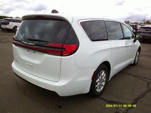 CHRYSLER PACIFICA TOURING L - 2