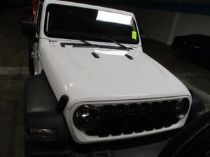 صورة 17 لـ 2025 JEEP WRANGLER SAHARA