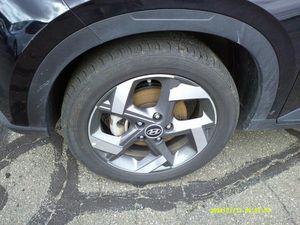 HYUNDAI VENUE SE - 9