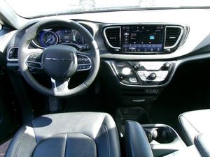 CHRYSLER PACIFICA SELECT - 4