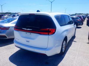 CHRYSLER PACIFICA TOURING L - 2