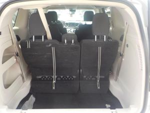 2023 Chrysler VOYAGER LX 照片 6