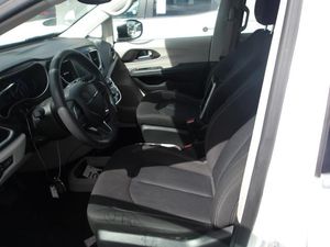 CHRYSLER VOYAGER LX - 3