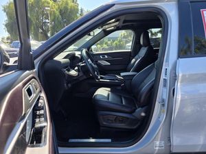 FORD EXPLORER PLATINUM - 3