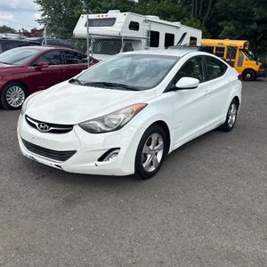 2013 Hyundai ELANTRA GLS 照片 1