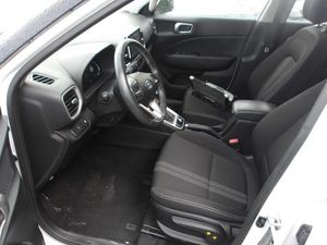 2025 Hyundai VENUE SEL photo 3