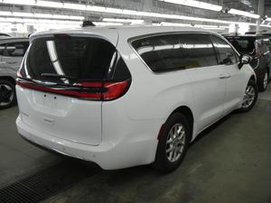 CHRYSLER PACIFICA TOURING L - 2