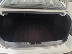 صورة 6 لـ 2025 Hyundai ELANTRA SE