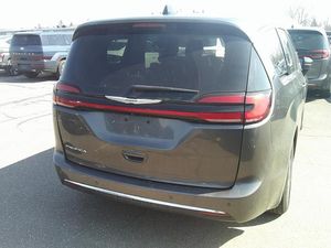 CHRYSLER PACIFICA TOURING L - 2