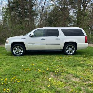 CADILLAC ESCALADE ESV LUXURY - 2