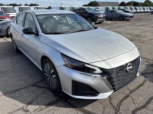 صورة 17 لـ 2025 Nissan ALTIMA SV
