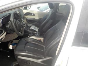 CHRYSLER PACIFICA TOURING L - 3