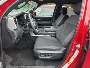 صورة 3 لـ 2025 Toyota SEQUOIA SR5
