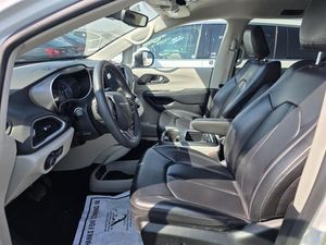 CHRYSLER PACIFICA TOURING L - 3